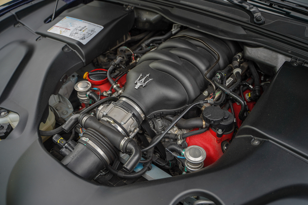 2014 Maserati Granturismo - Engine Photo