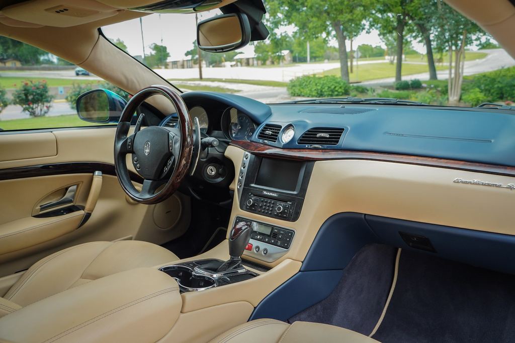 2014 Maserati Granturismo - Interior Photo