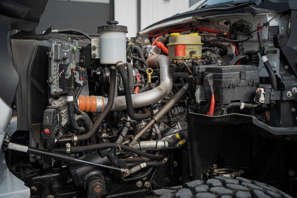 2019 Chevrolet Silverado 5500 HD - Engine Photo