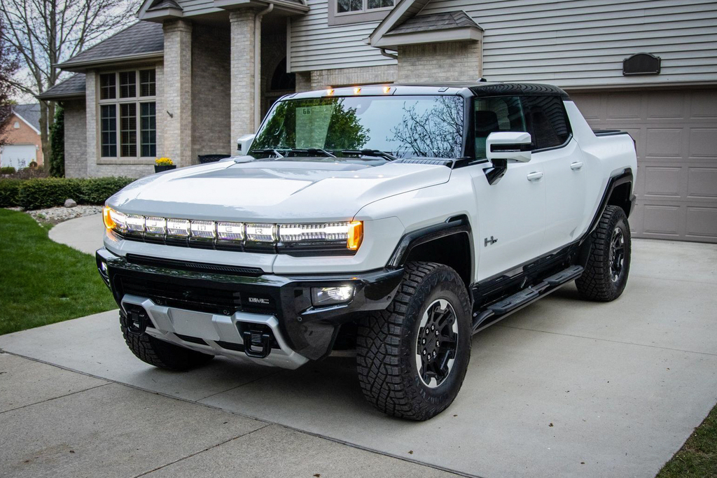 2022 GMC Hummer EV - Overview Photo