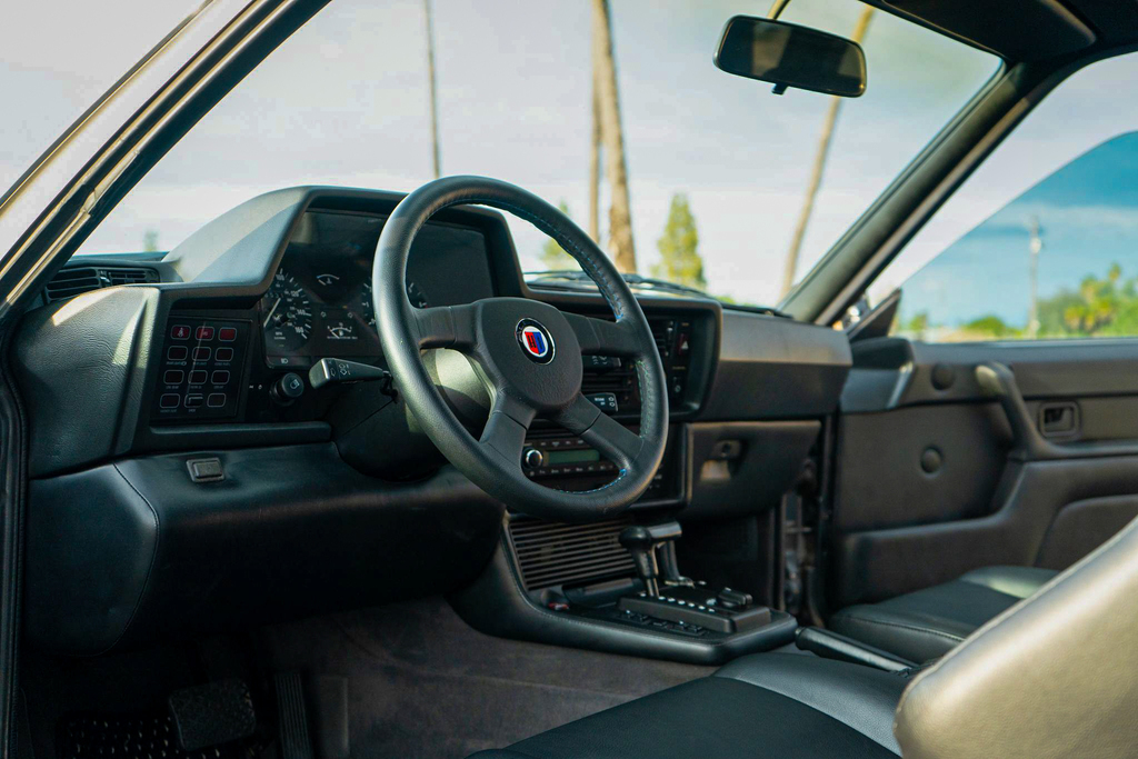 1989 BMW 635CSi  - Interior Photo