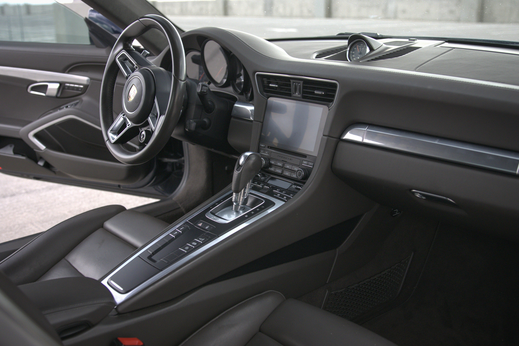 2017 Porsche 911 - Engine Photo