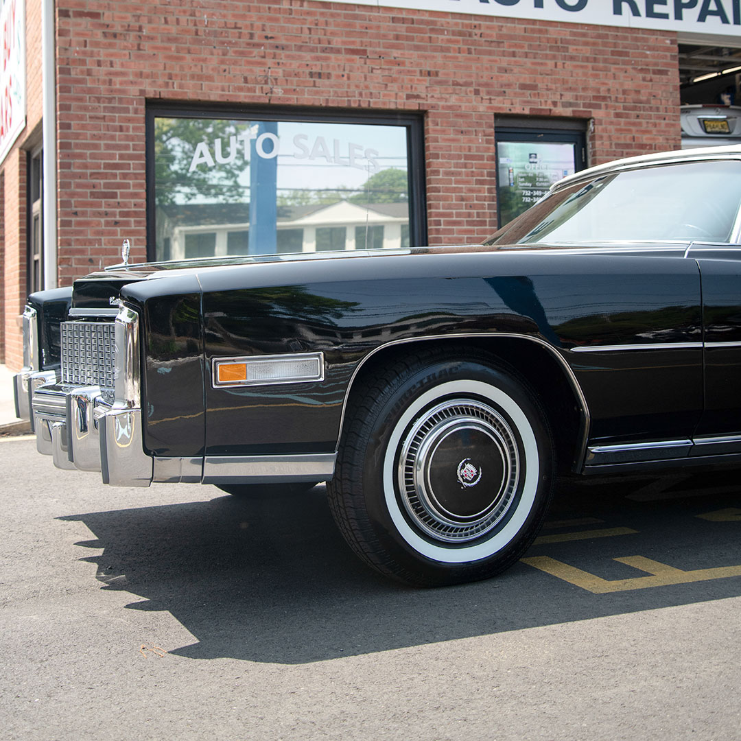 1976 Cadillac El Dorado - Engine Photo