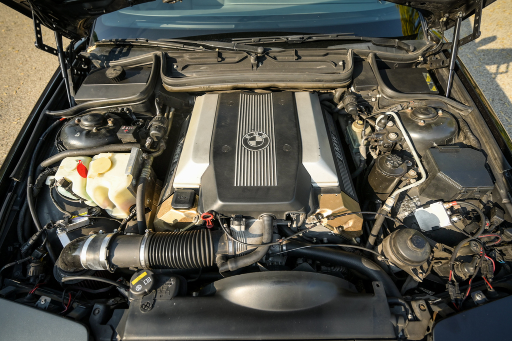 1994 Bmw 840Ci - Engine Photo