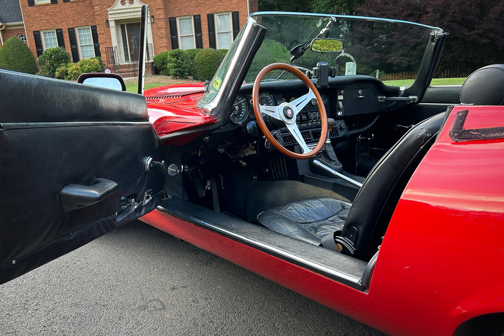 1974 Jaguar XKE V12 - Interior Photo