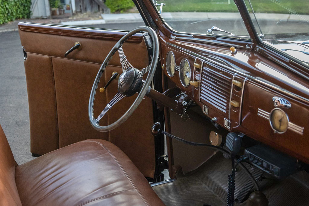 1939 Ford Deluxe - Interior Photo