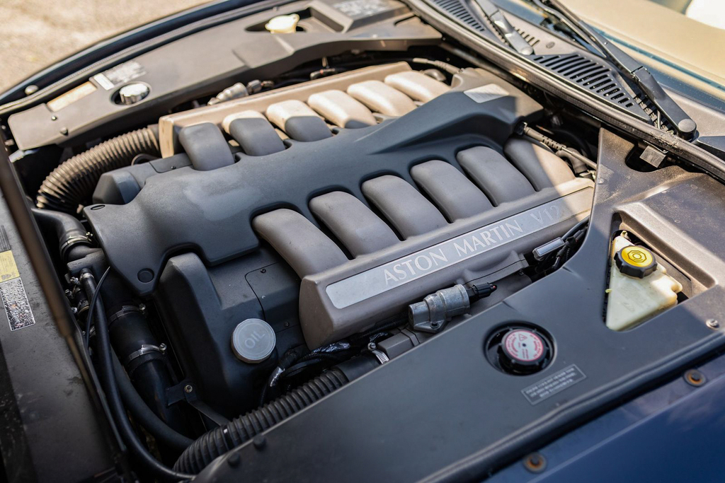 2002 Aston Martin DB7 Vantage - Engine Photo