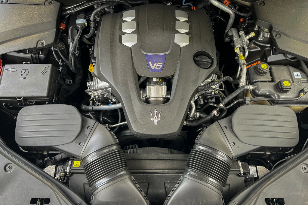 2022 Maserati Levante - Engine Photo