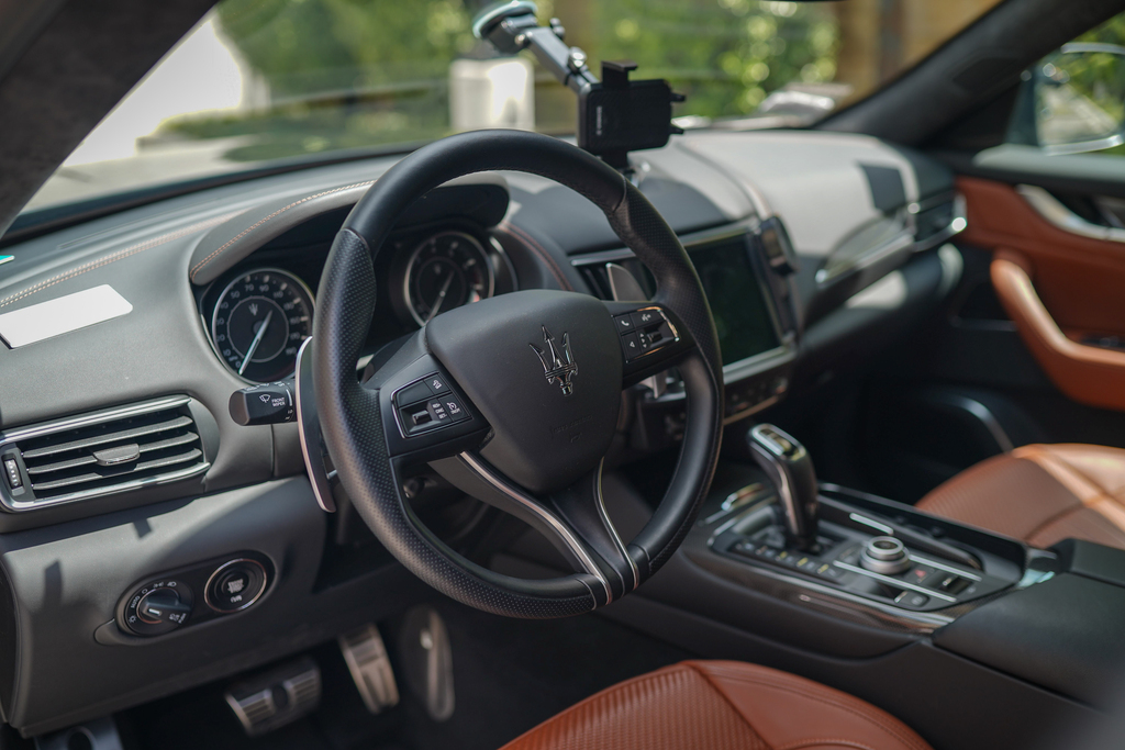 2022 Maserati Levante - Interior Photo