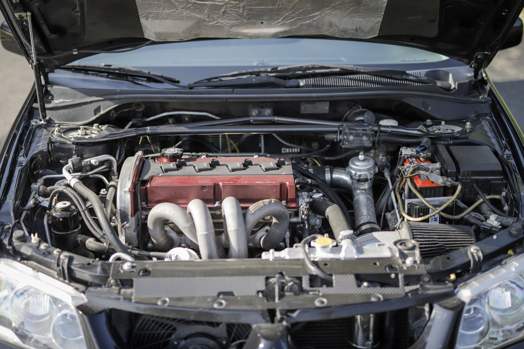 2003 Mitsubishi Lancer Evolution - Engine Photo
