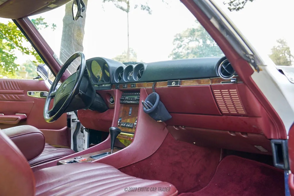 Mercedes-Benz 560SL Mercedes-Benz 560SL - Interior