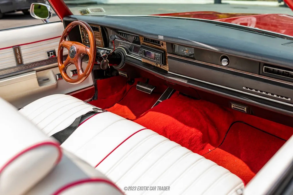 1975 Oldsmobile Delta 88 - Interior Photo
