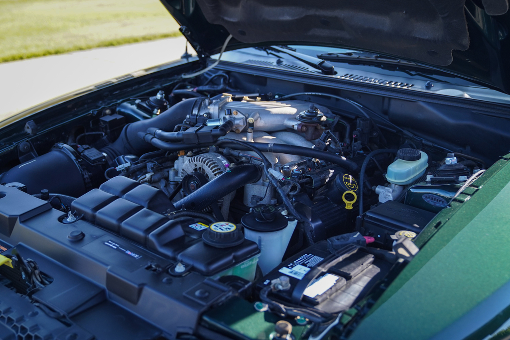 2001 Ford Mustang - Engine Photo