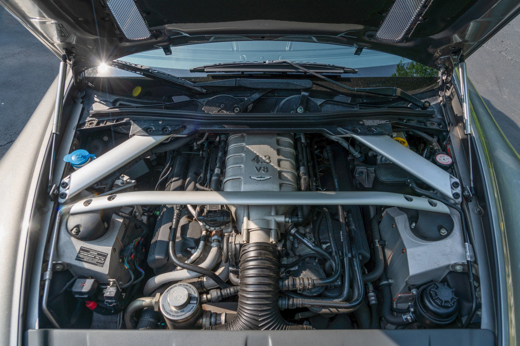 2008 Aston Martin V8 Vantage  - Engine Photo