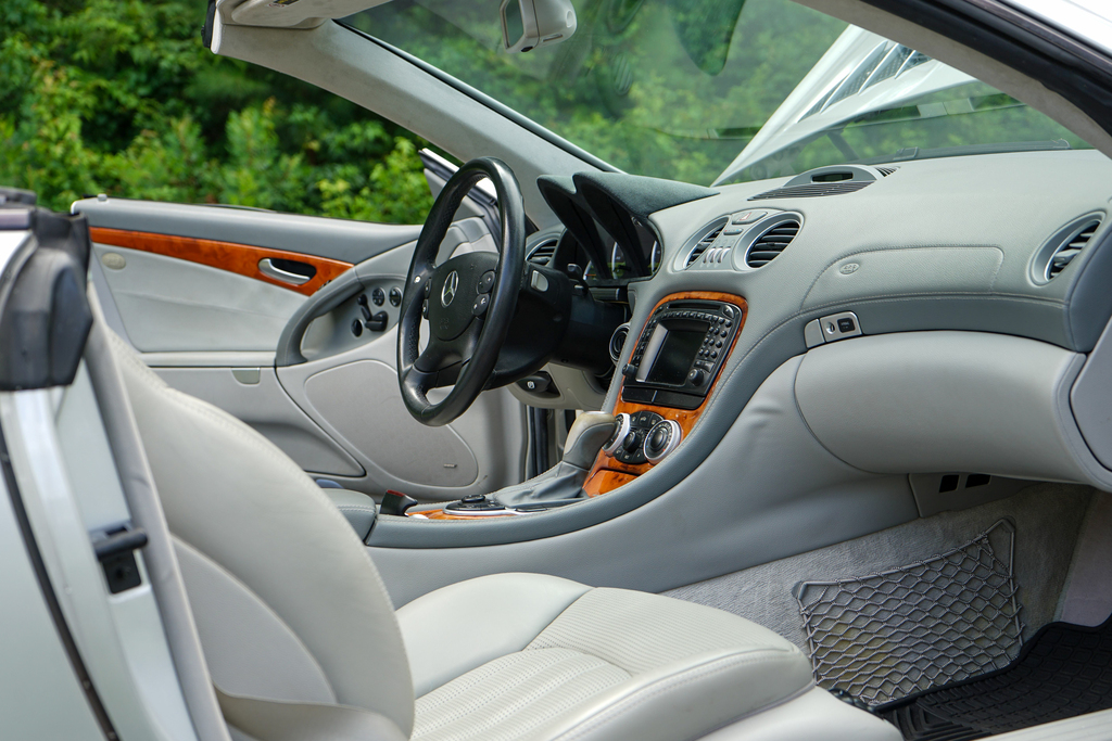 2004 Mercedes Benz SL55 - Interior Photo