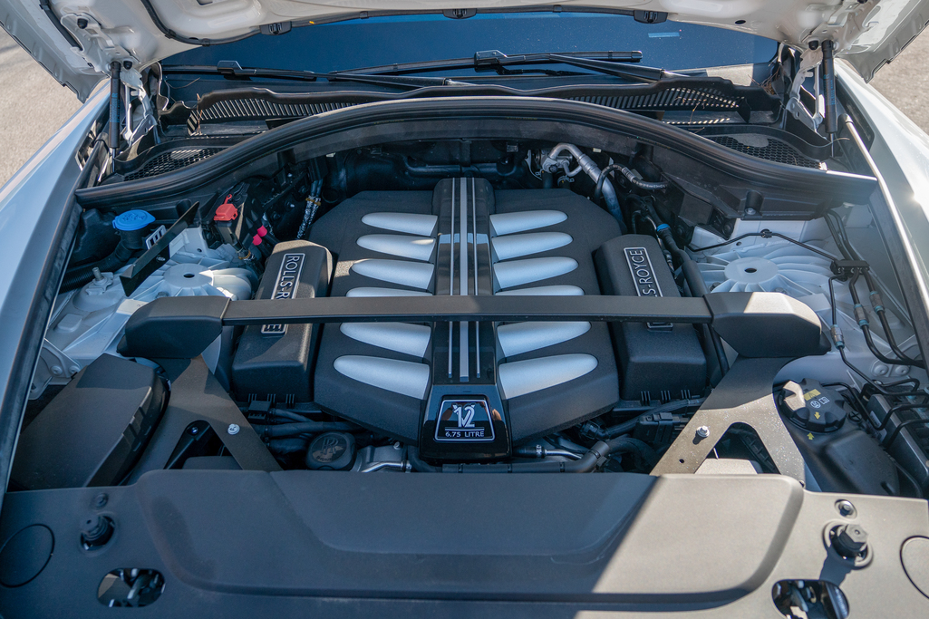 2020 Rolls Royce Cullinan - Engine Photo