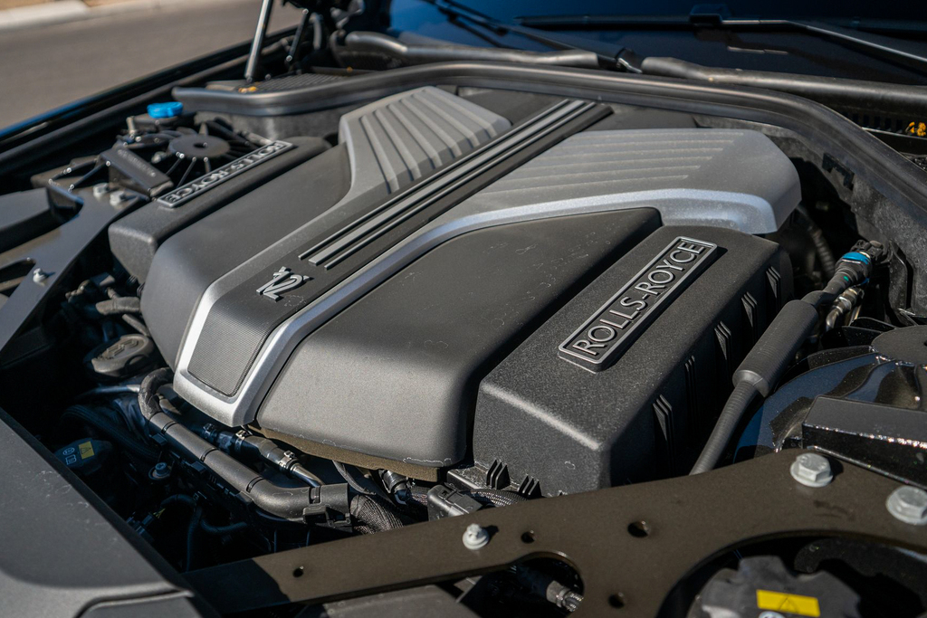 2022 Rolls Royce Ghost - Engine Photo
