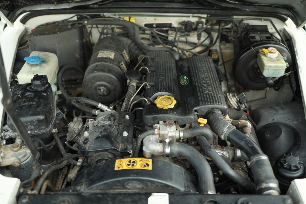 1997 Land Rover Defender  - Engine Photo