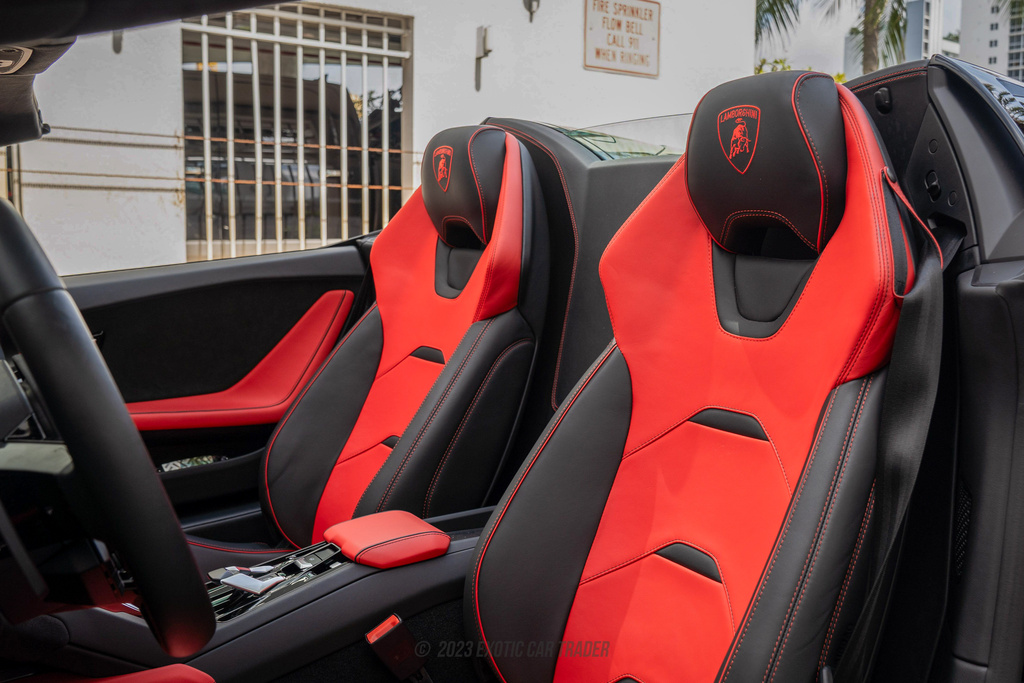 2022 Lamborghini Huracan - Interior Photo