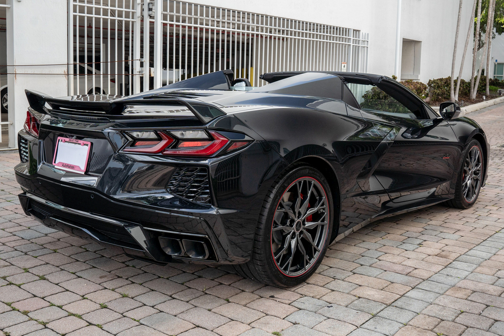 2023 Chevrolet Corvette - Engine Photo