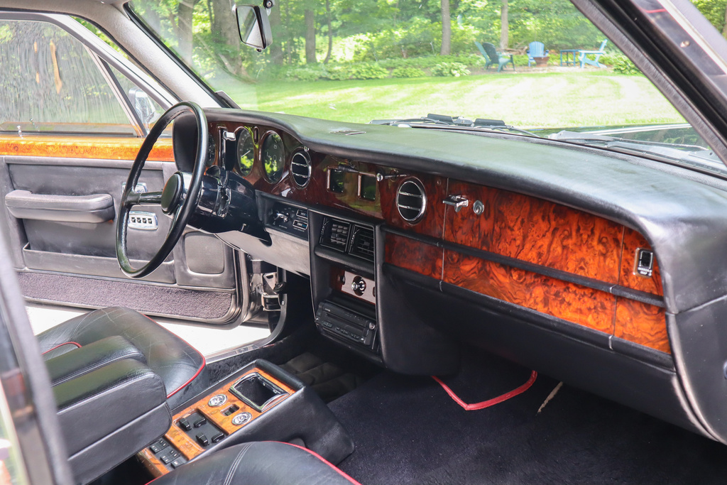 1988 Rolls Royce Silver Spur - Interior Photo