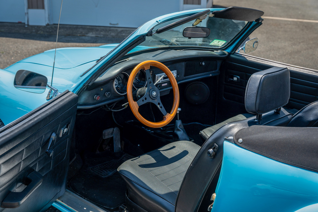 1973 Volkswagen Karmann Ghia  - Interior Photo