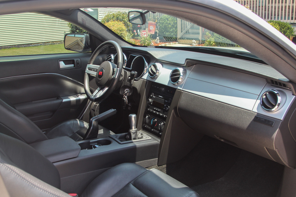 2005 Ford Mustang - Interior Photo