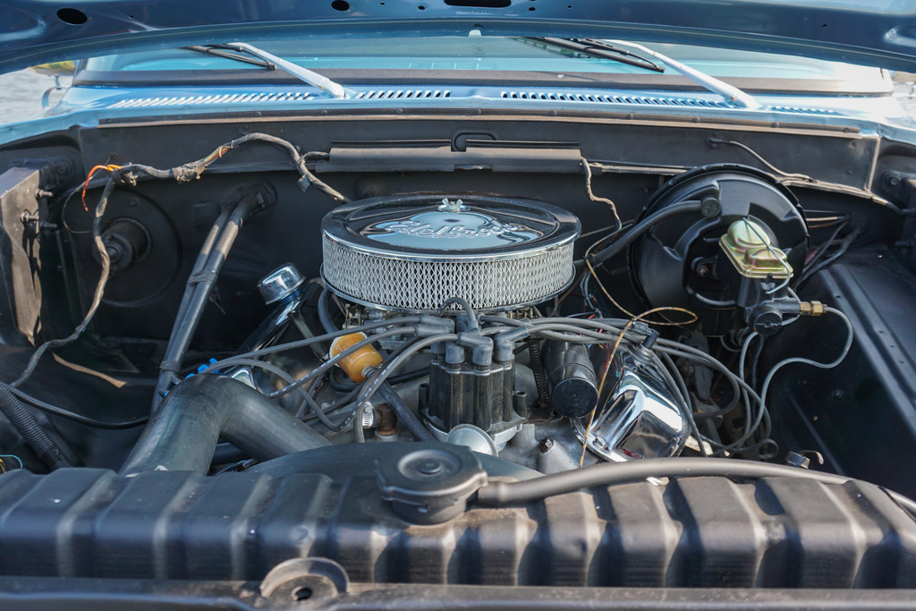 1974 Ford F100 - Engine Photo