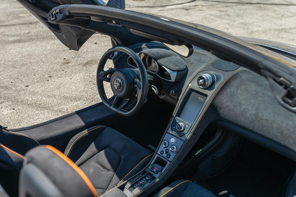 2015 McLaren 650S - Interior Photo