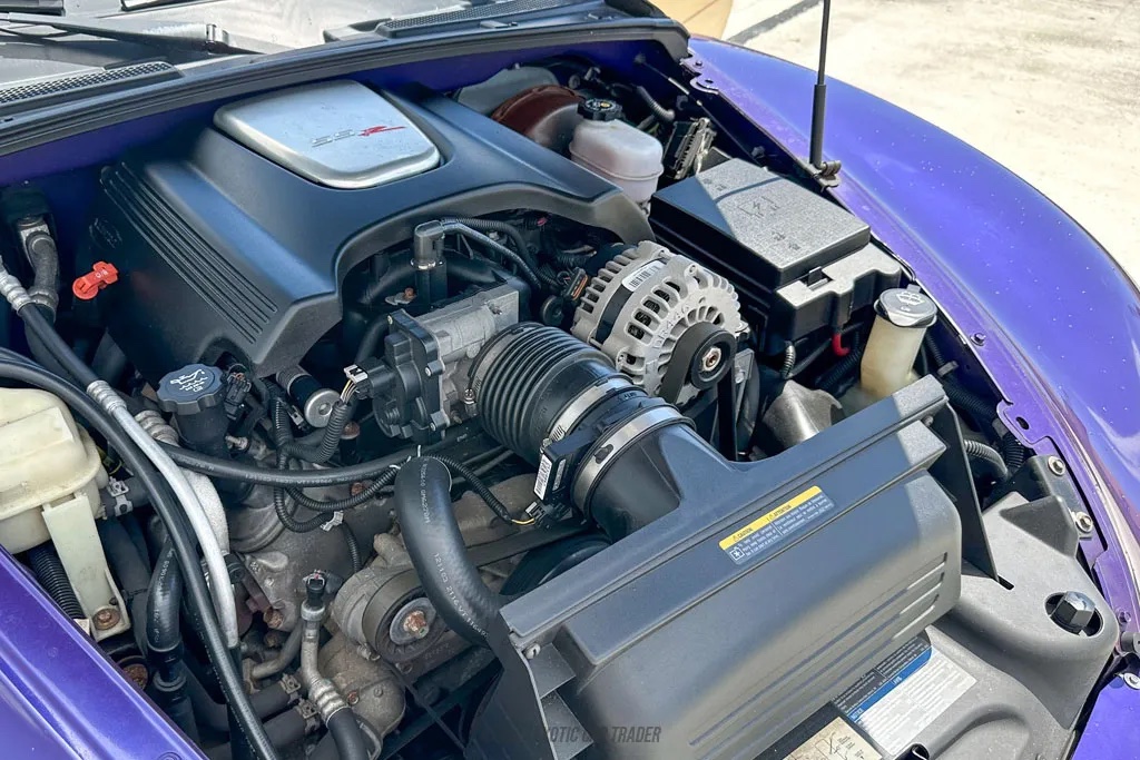 2004 Chevrolet SSR - Engine Photo