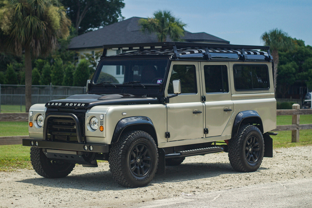 1985 Land Rover Defender 110 - Overview Photo