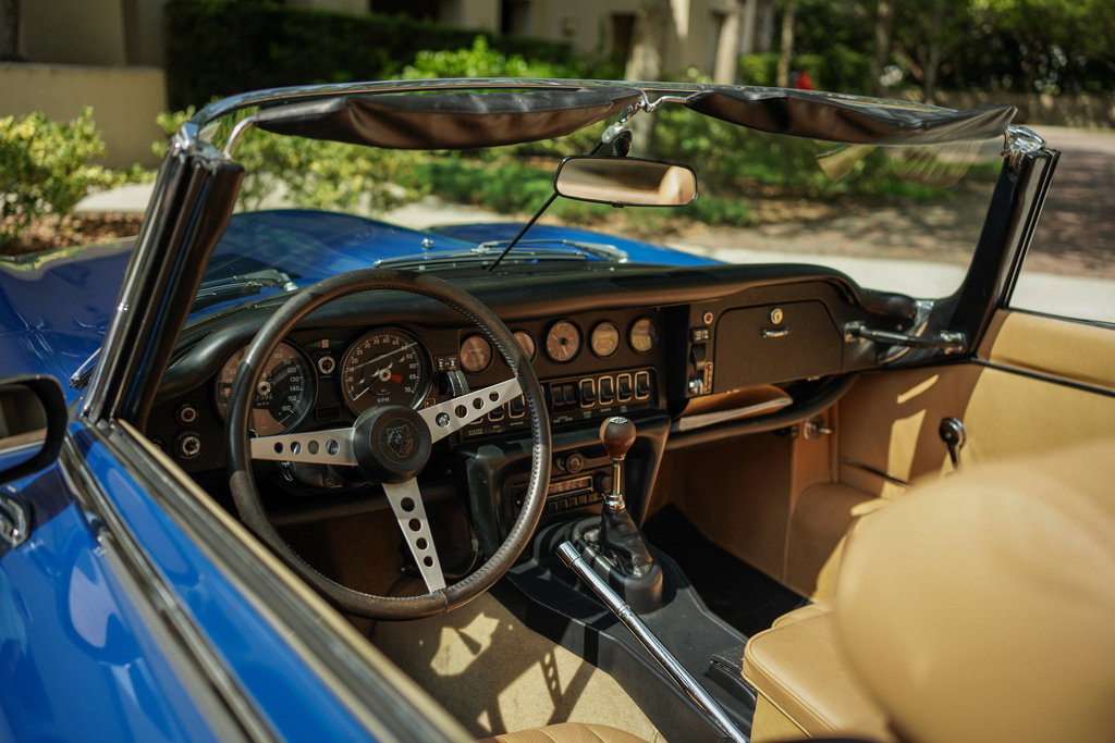 1973 Jaguar XKE - Interior Photo