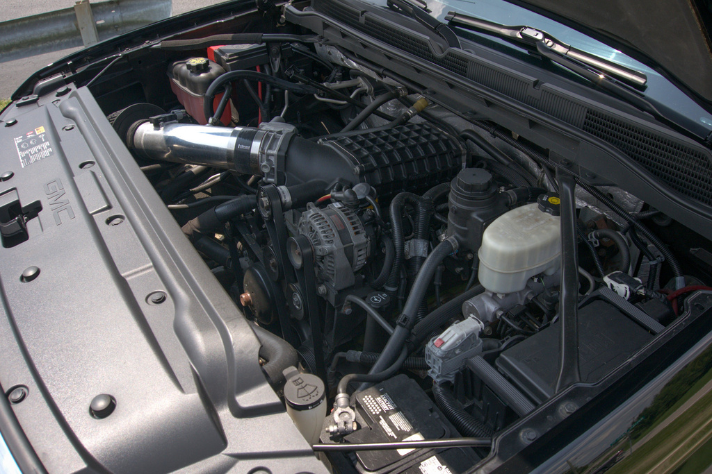 2015 GMC Sierra - Engine Photo