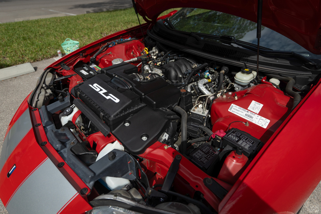2002 Chevrolet Camaro - Engine Photo