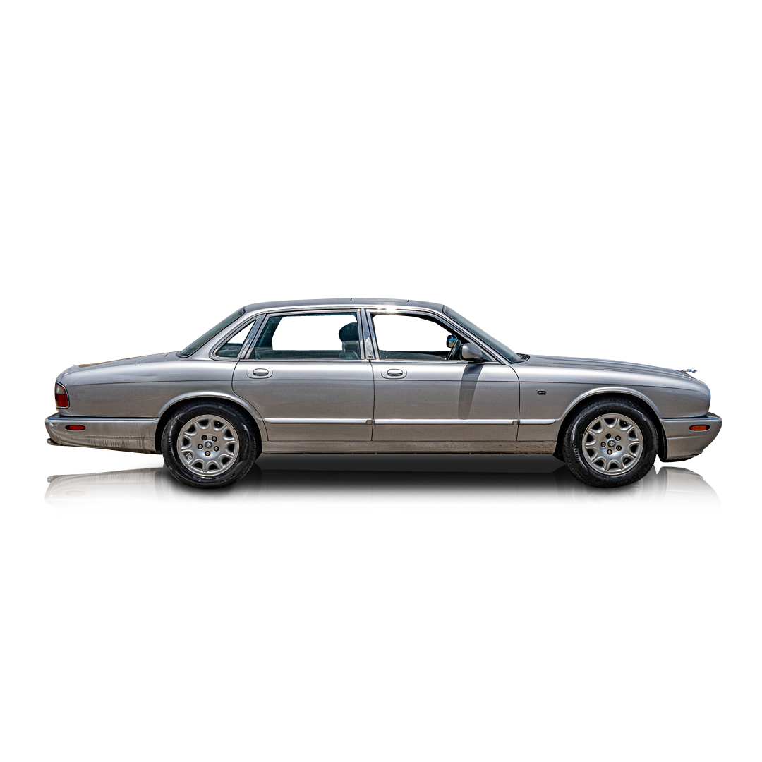 2000 Jaguar XJ8 - Passenger side