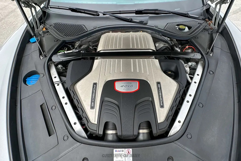 2018 Porsche Panamera - Engine Photo