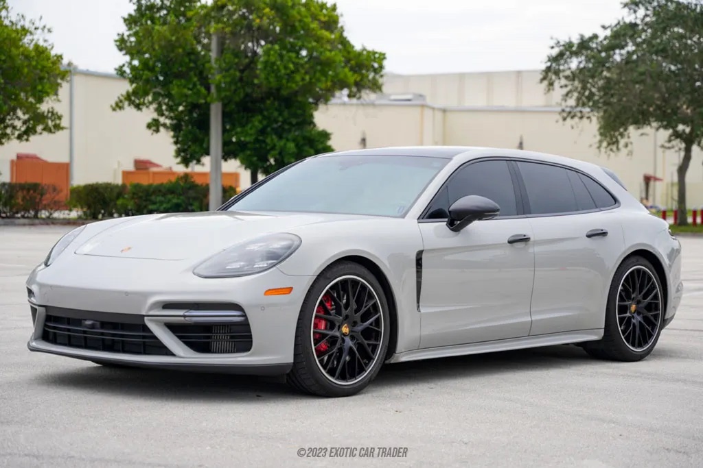 2018 Porsche Panamera - Overview Photo