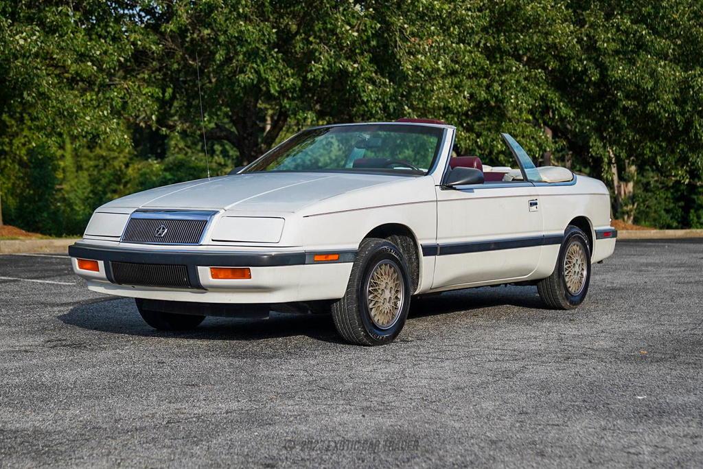 1989 Chrysler LeBaron - Overview Photo