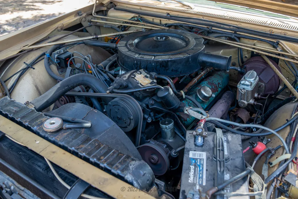 1967 Chrysler Imperial  - Engine Photo