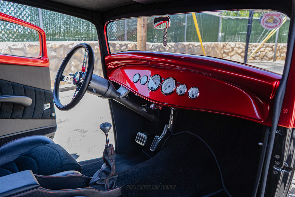 1932 Ford 3-Window - Interior Photo