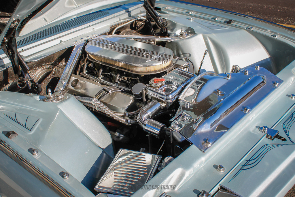 1962 Ford Thunderbird - Engine Photo