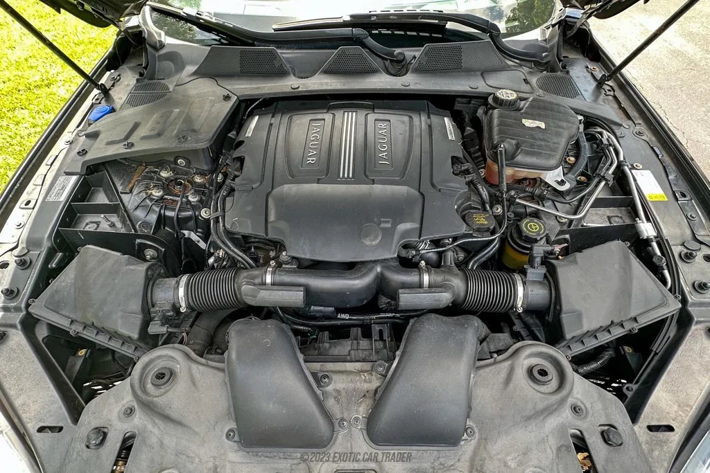 2013 Jaguar XJL - Engine Photo