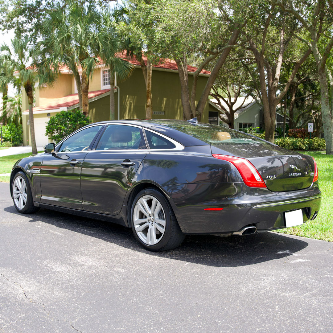 2013 Jaguar XJL - Interior Photo