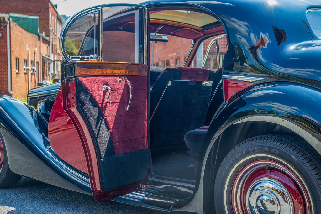 1949 Jaguar Mark V - Interior Photo