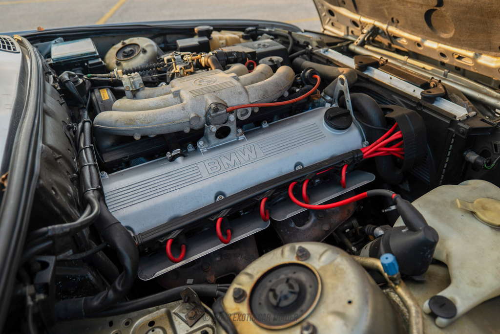 1989 BMW 325iS - Engine Photo