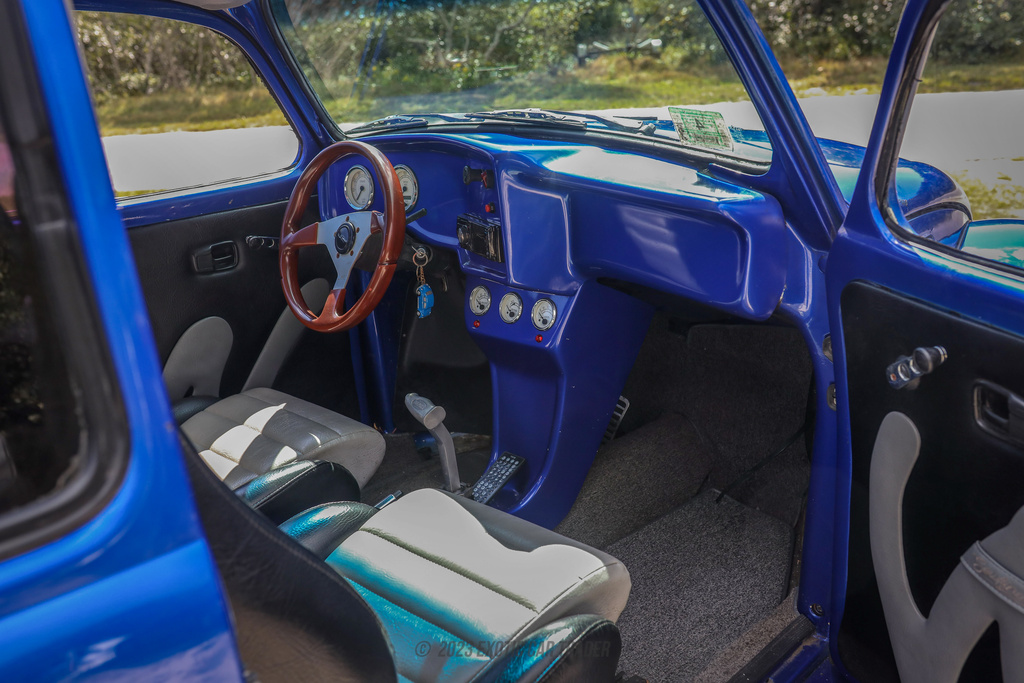 1974 Volkswagen Beetle - Interior Photo