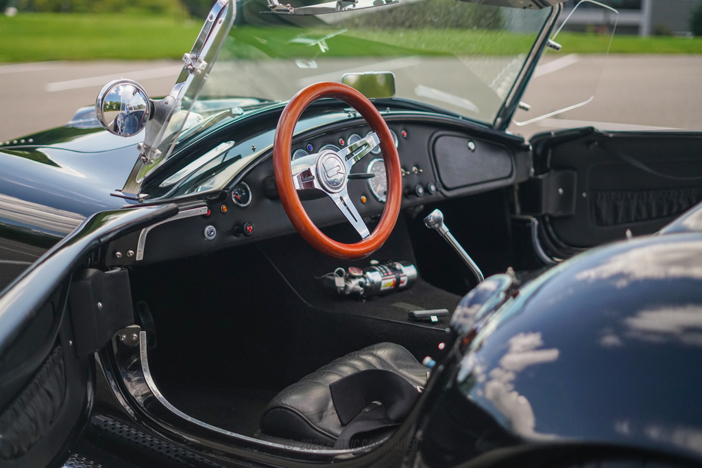 1965 Shelby Backdraft Racing Cobra Replica - Interior Photo