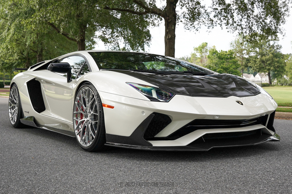 2017 Lamborghini Aventador - Overview Photo