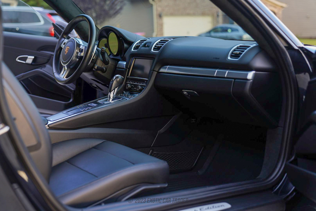 2016 Porsche Cayman - Interior Photo