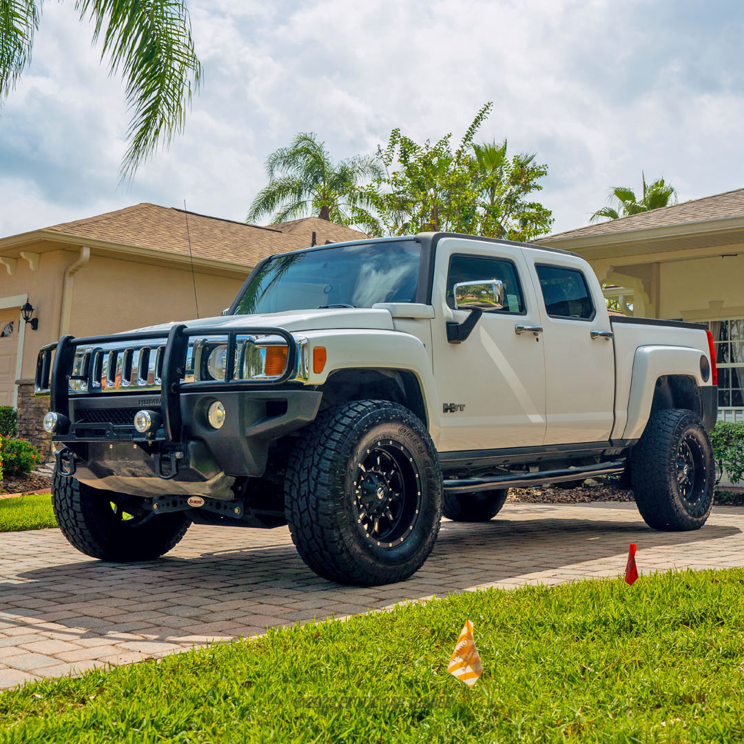 2009 Hummer H3T - Overview Photo